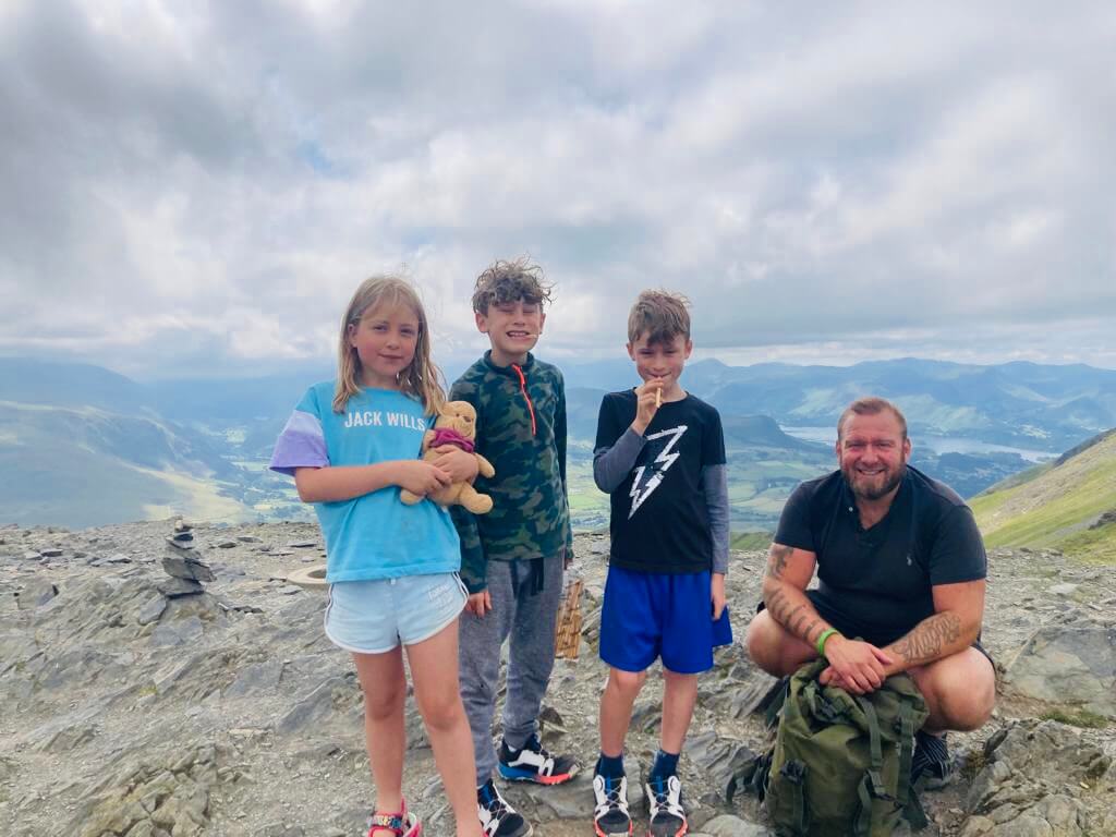 OUTDOORS & WELLBEING